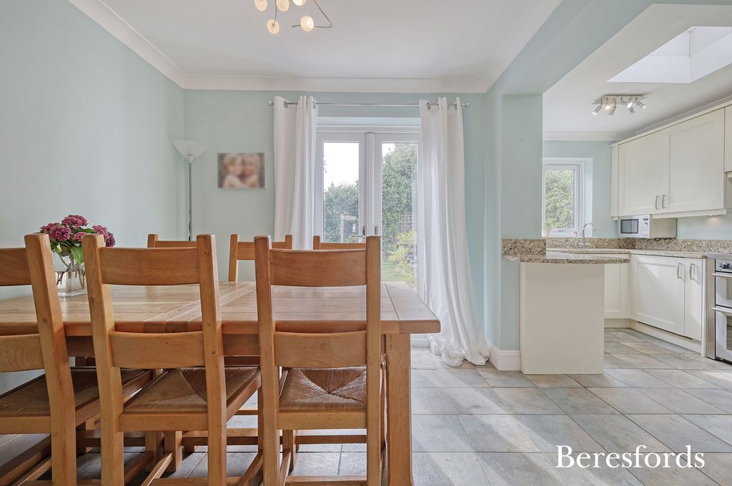 Property photo 3 of 37 Picture No. 14