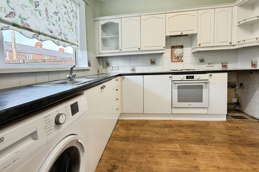 Property photo 3 of 13 Kitchen/Diner