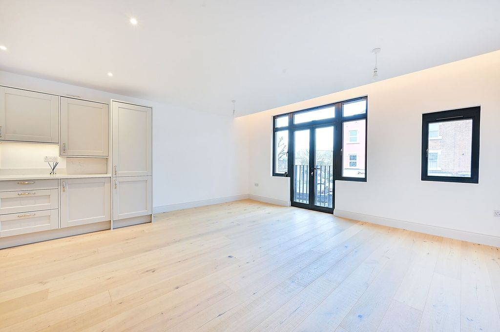 Property photo 2 of 6