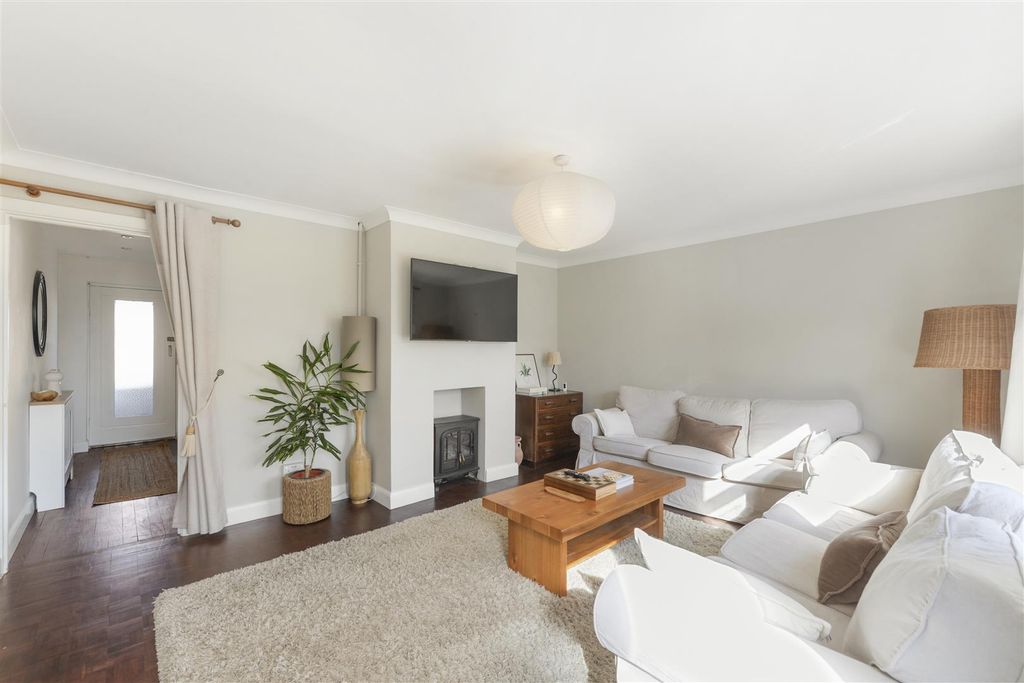 Property photo 2 of 16 06