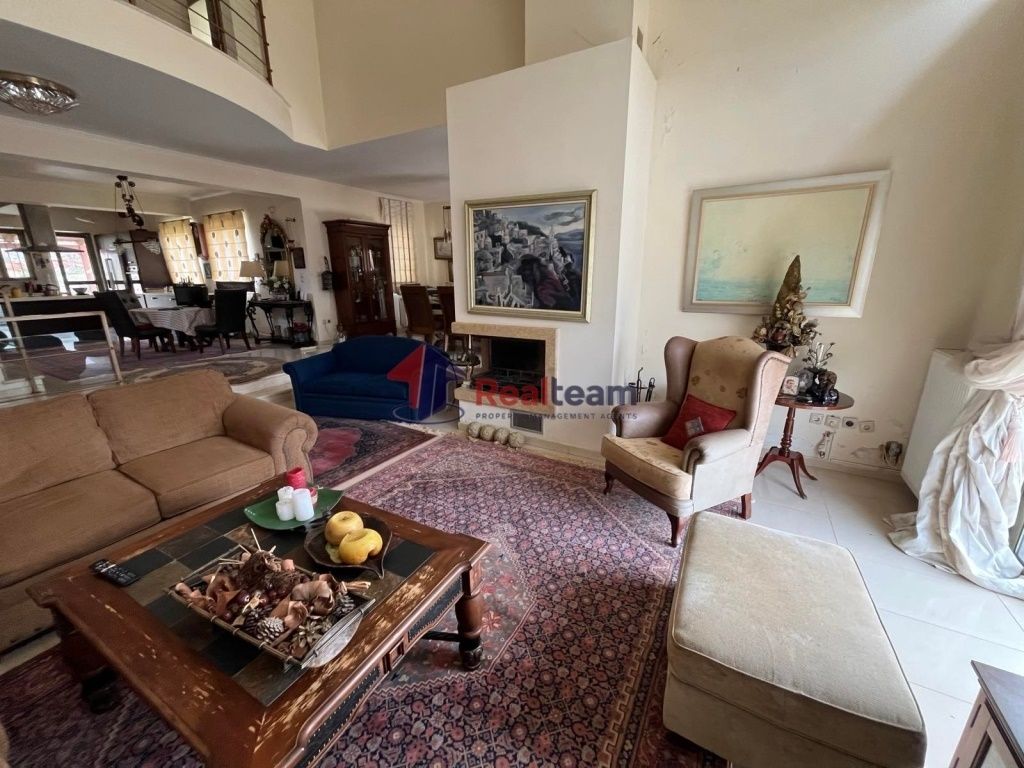 Property photo 2 of 23