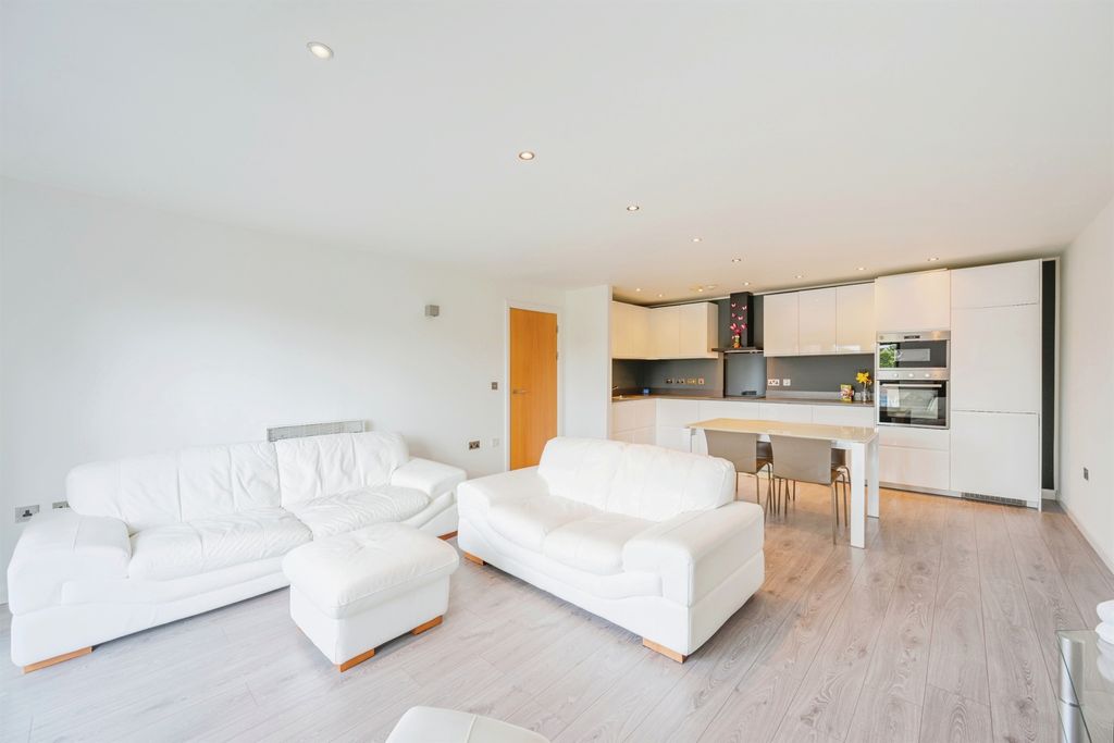 Additional image 4 of 2 bed flat for saleStuart Street, Derby DE1