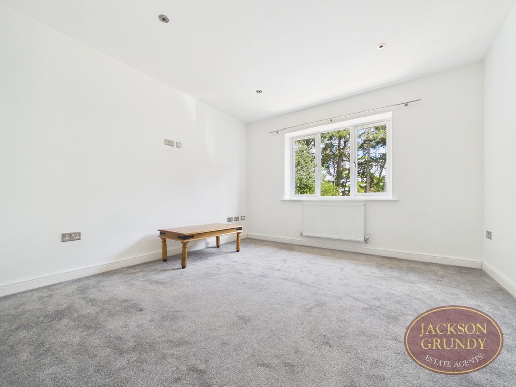 Property photo 3 of 7 Addison Road
