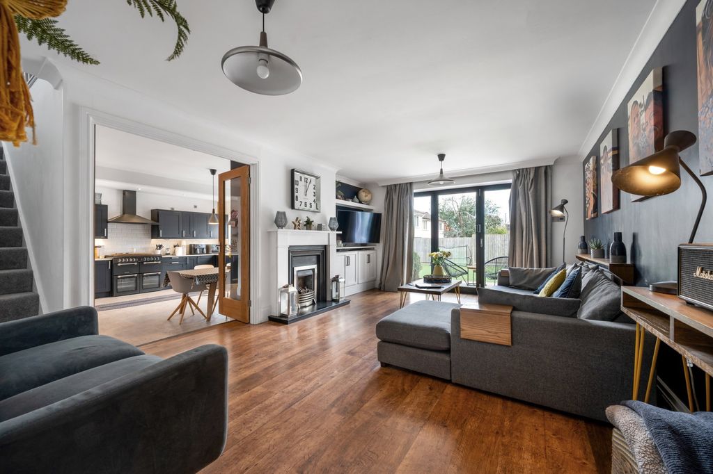 Property photo 2 of 17