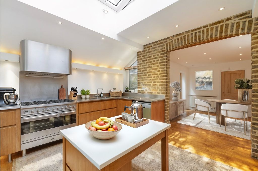 Property photo 2 of 15 Kitchen