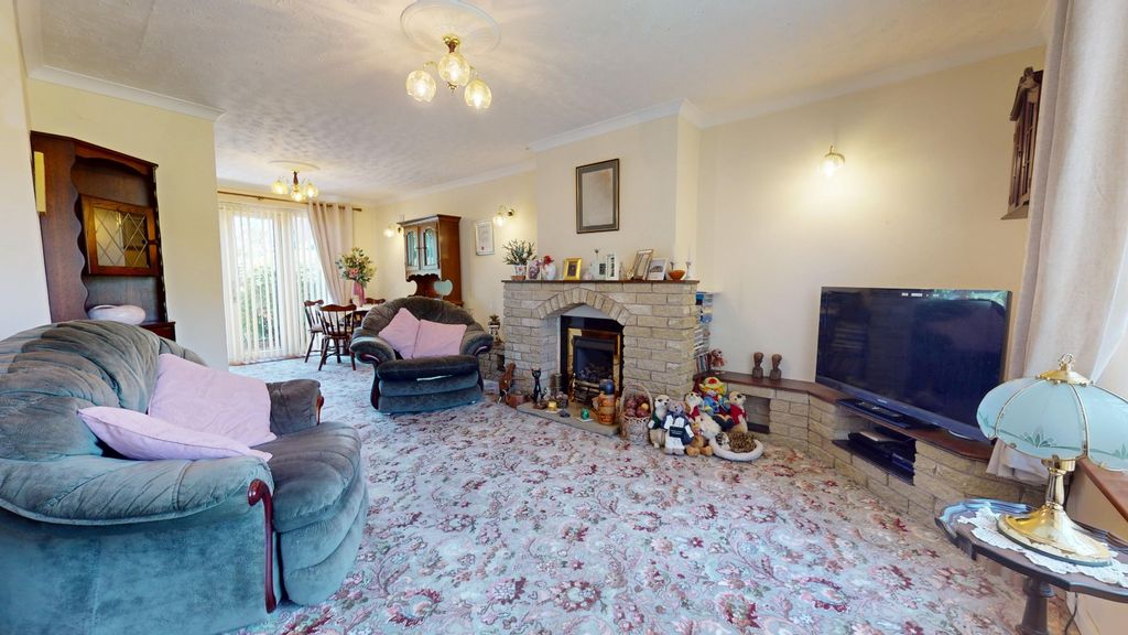 Property photo 3 of 19 4302282