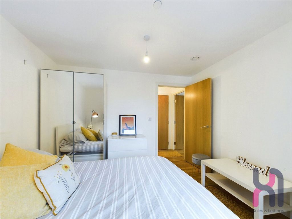 Property photo 2 of 9