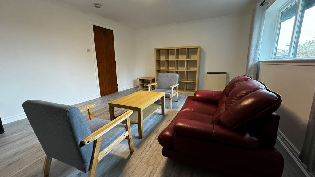 Property photo 3 of 9 Photo 3