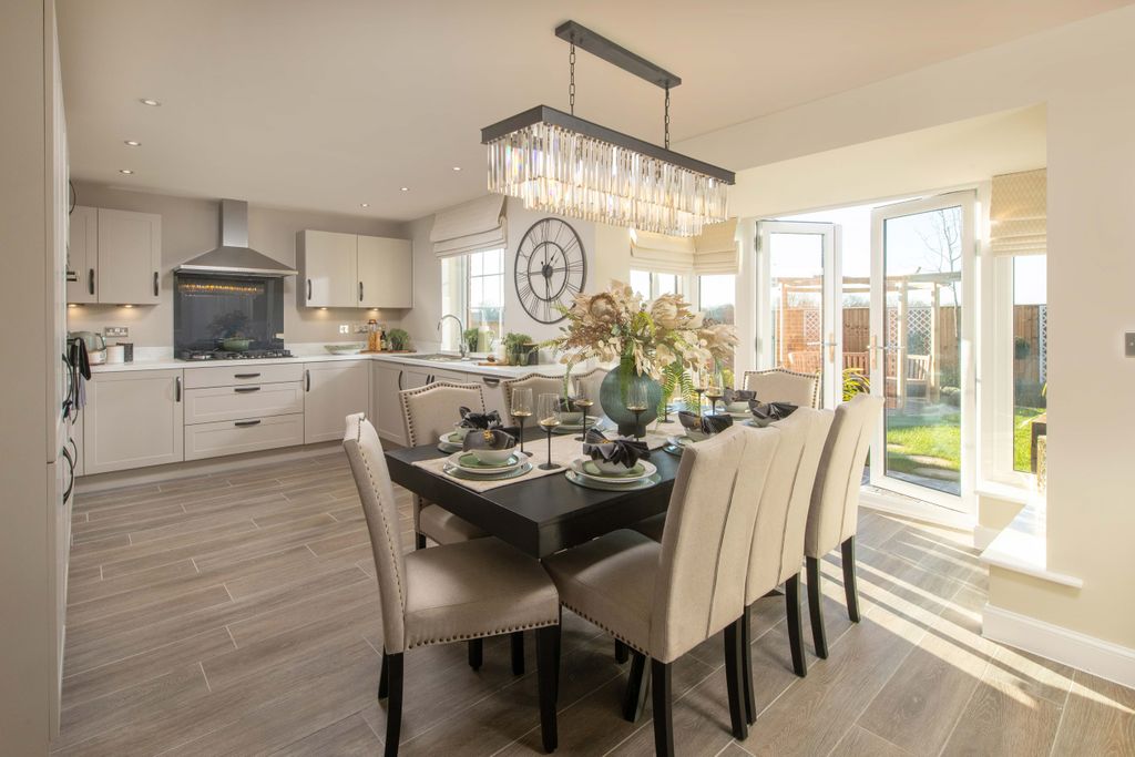 Property photo 2 of 10 Culver Kitchen/Diner