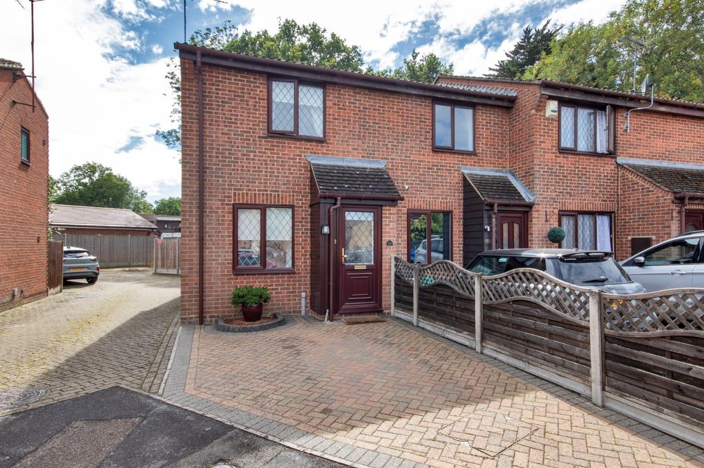 Property photo 1 of 12 External