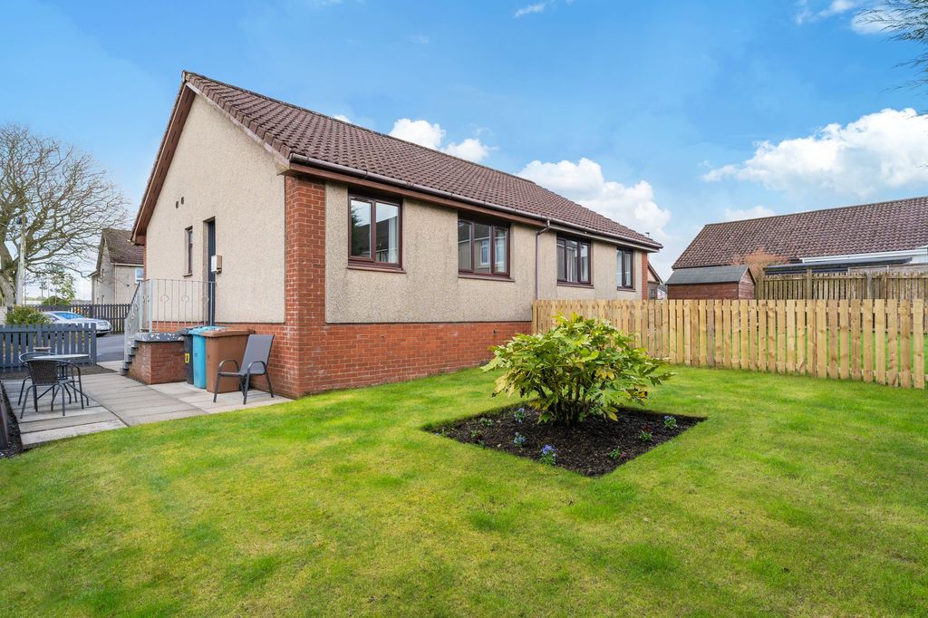 Property photo 2 of 18