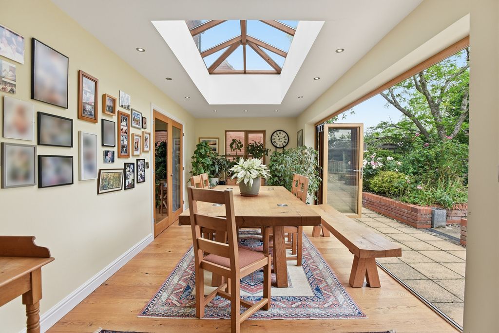 Property photo 3 of 34