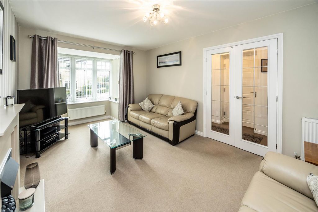 Property photo 3 of 33 37Bfqueens-120626-23.Jpg