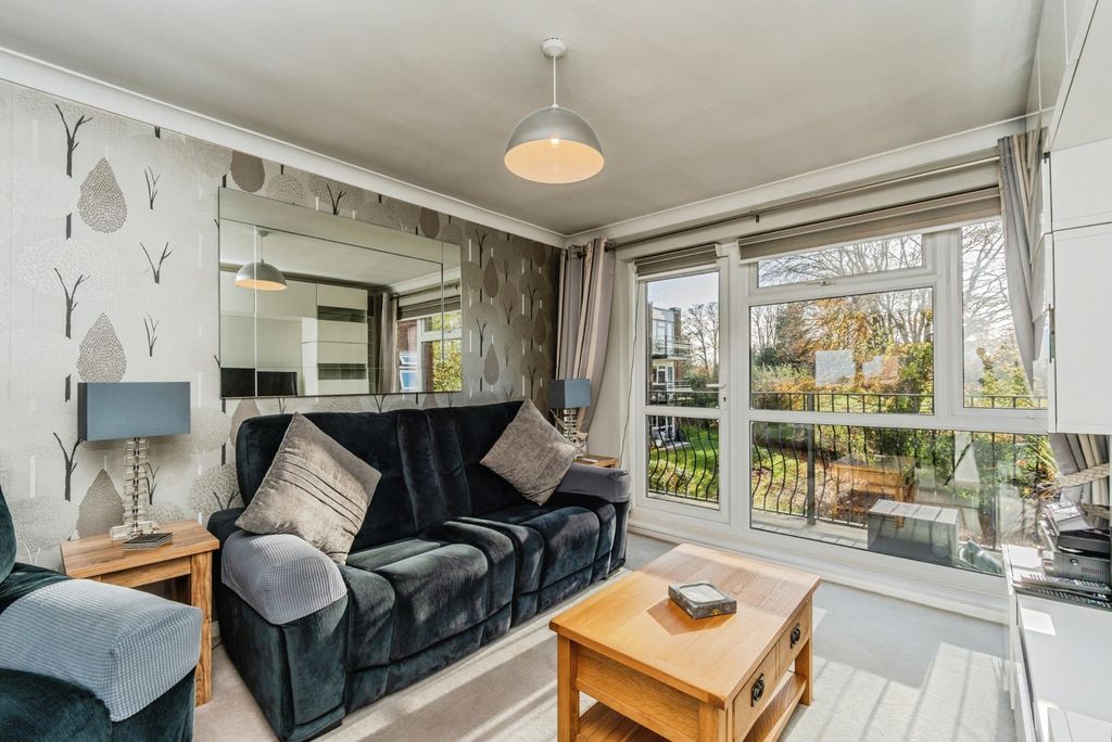 Property photo 2 of 21 Pbox-Img.Jpg