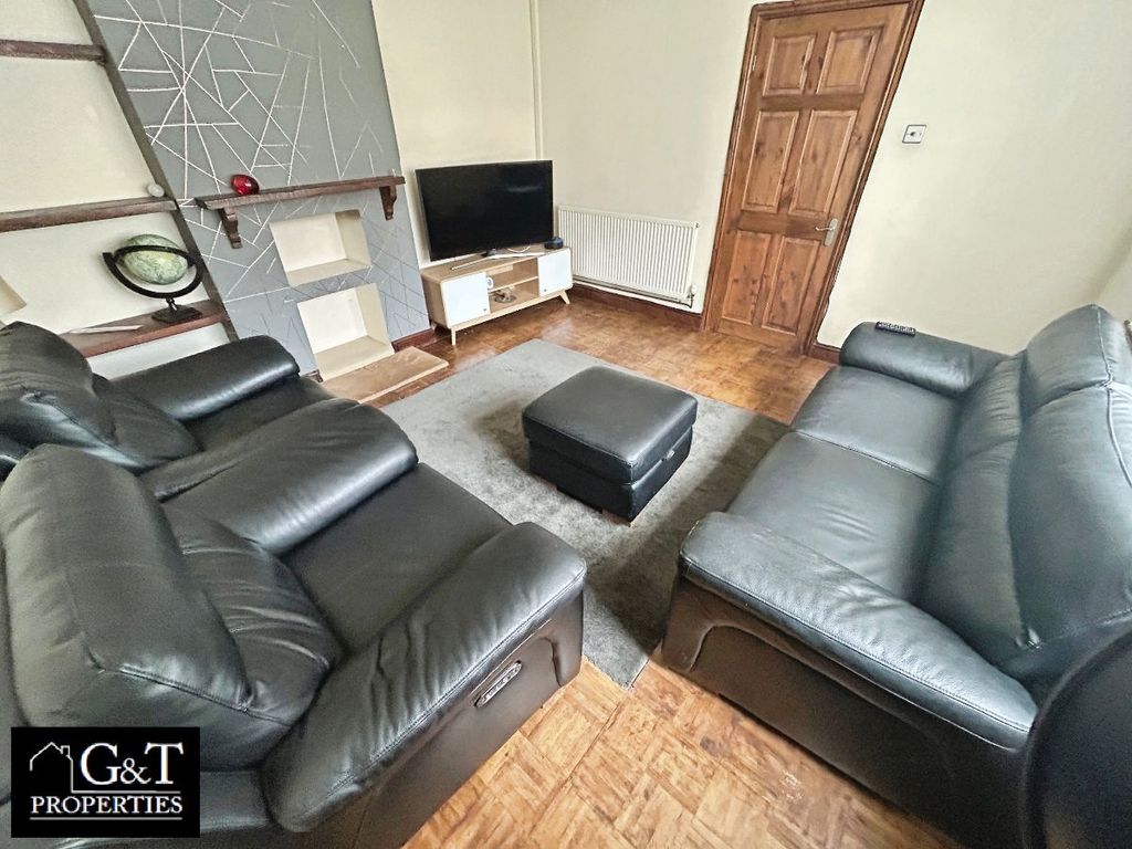 Property photo 2 of 17
