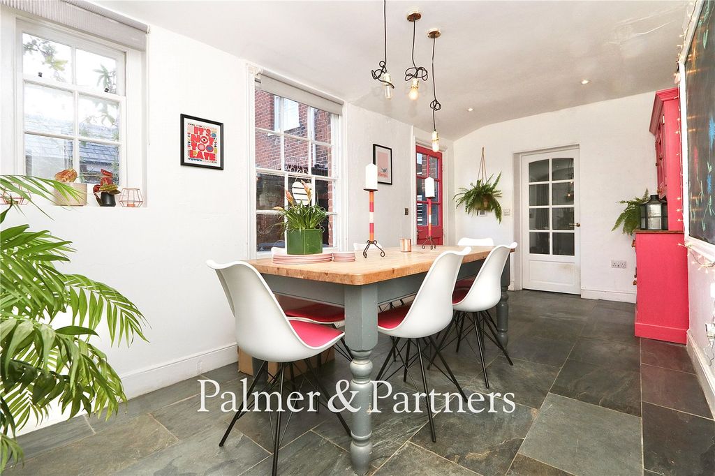 Property photo 3 of 33 Dining Room