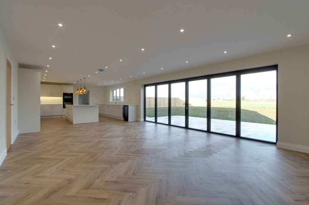 Property photo 2 of 49