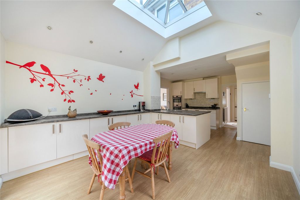 Property photo 2 of 19 Picture 2