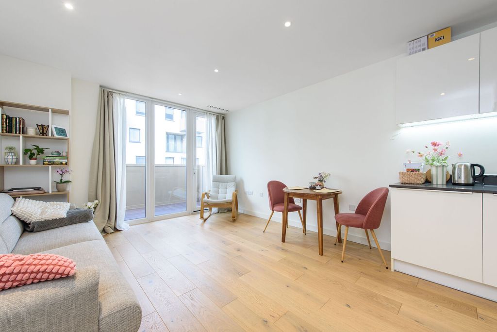 Property photo 1 of 8
