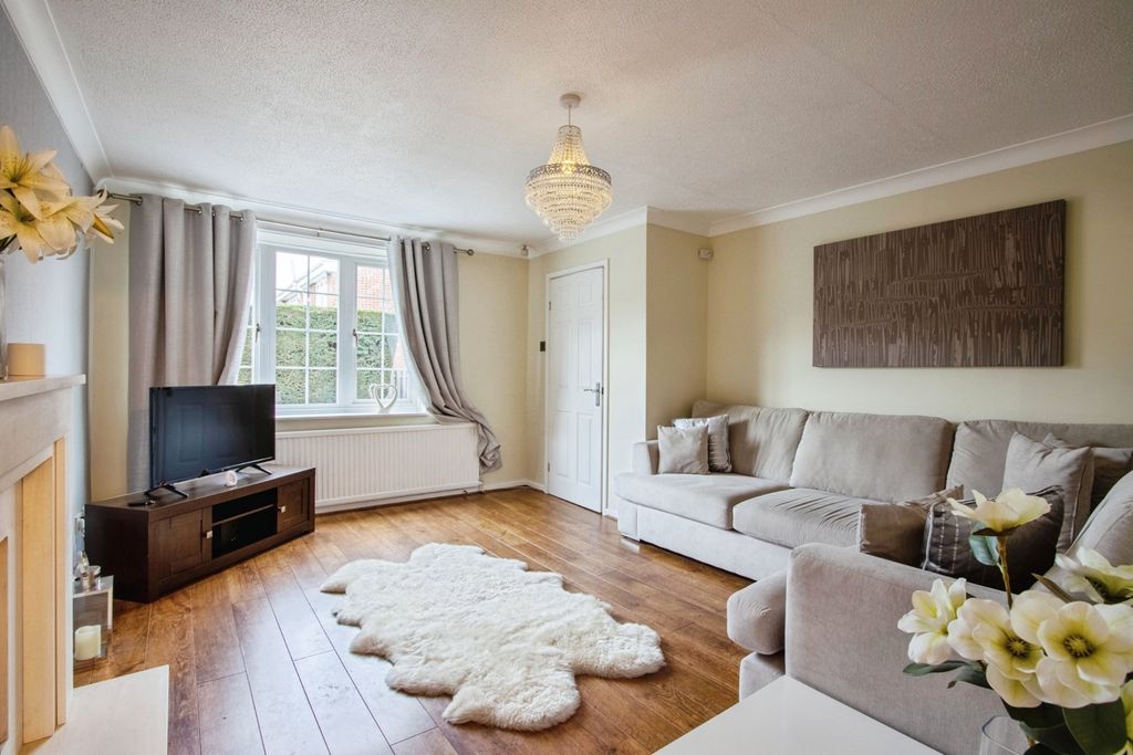 Property photo 3 of 17 Photo