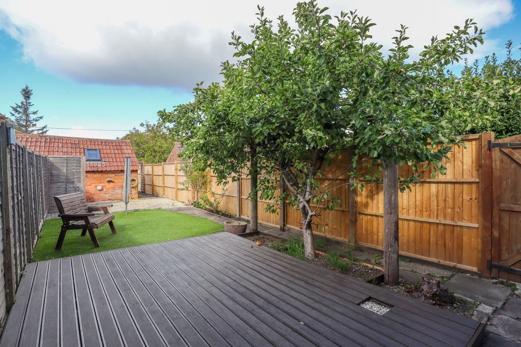 Property photo 3 of 19