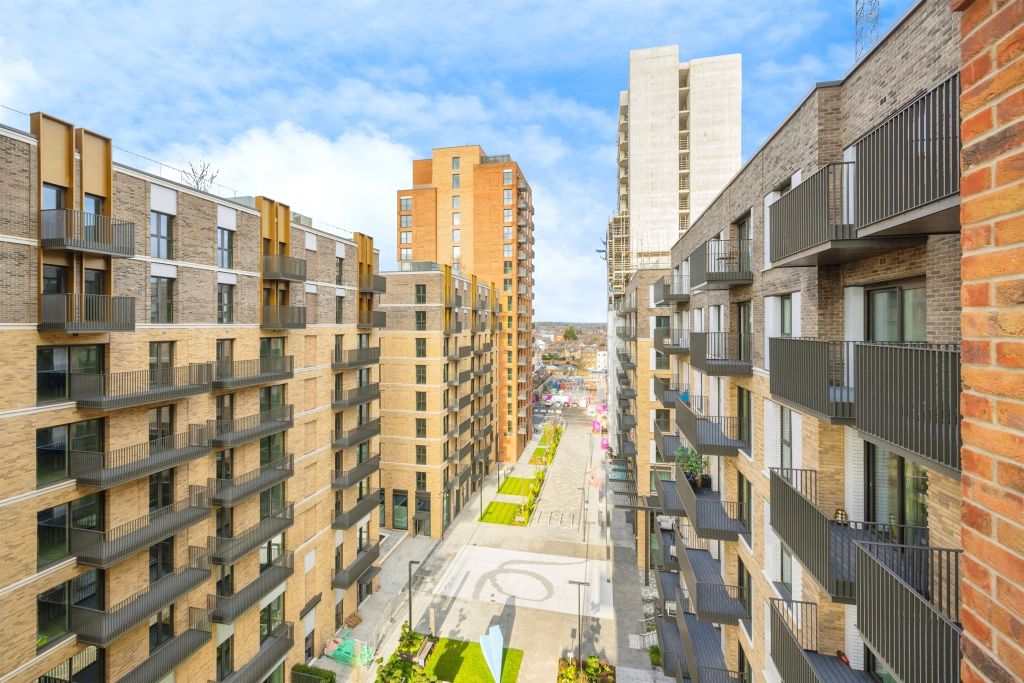 Property photo 1 of 21