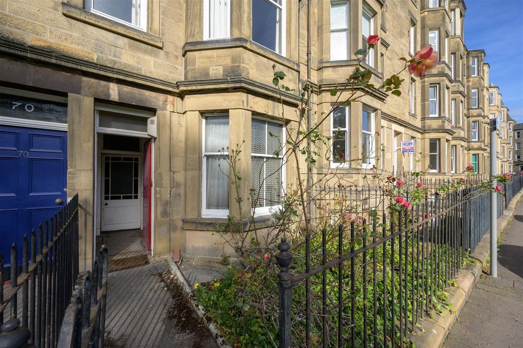 Property photo 1 of 17 Harrisongardens72-2.Jpg