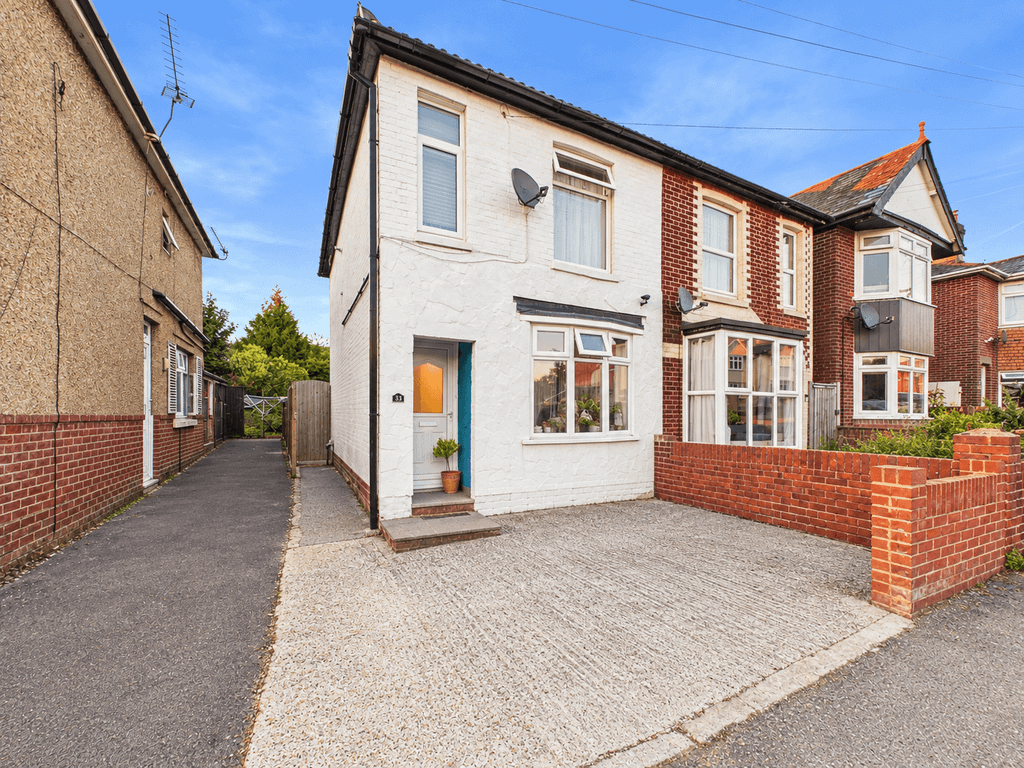 Property photo 1 of 11 2 Bedroom Semi Detached House For Sale