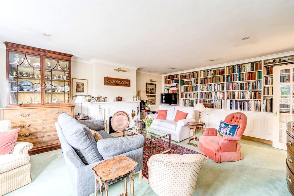 Property photo 2 of 24 Picture No. 15