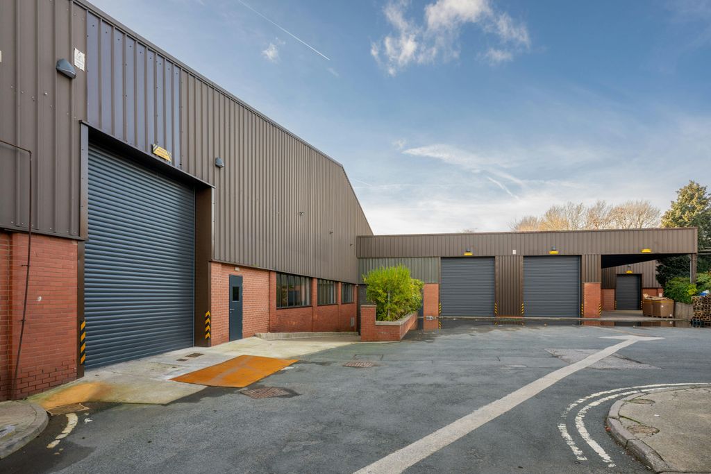 Property photo 2 of 9 Sirdar_Wakefield_044.Jpg