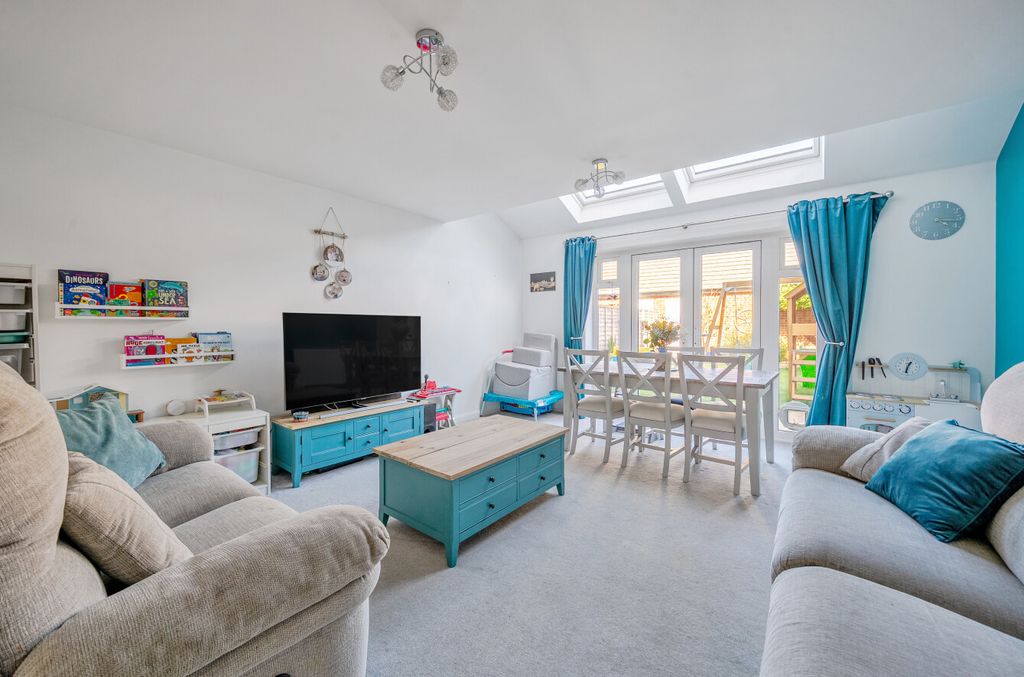 Property photo 2 of 15 1354441-24-68c2F9...