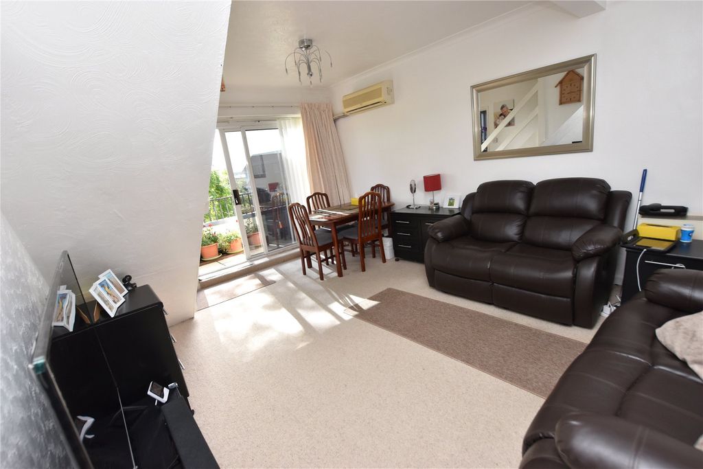 Property photo 2 of 21 Picture No. 20