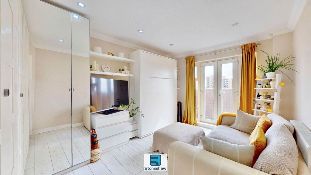 Property photo 3 of 19