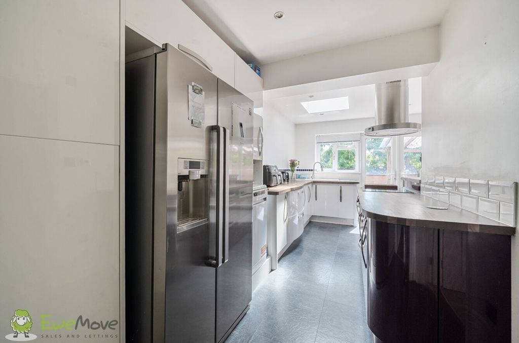 Property photo 2 of 19 Kitchen