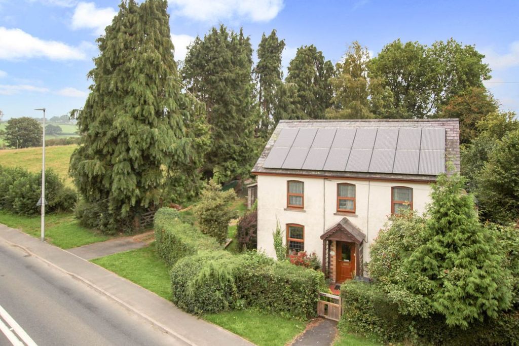 Property photo 1 of 32