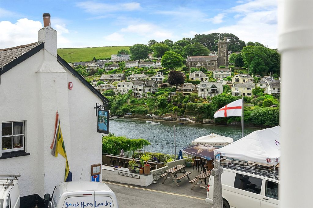 Property photo 2 of 16 View