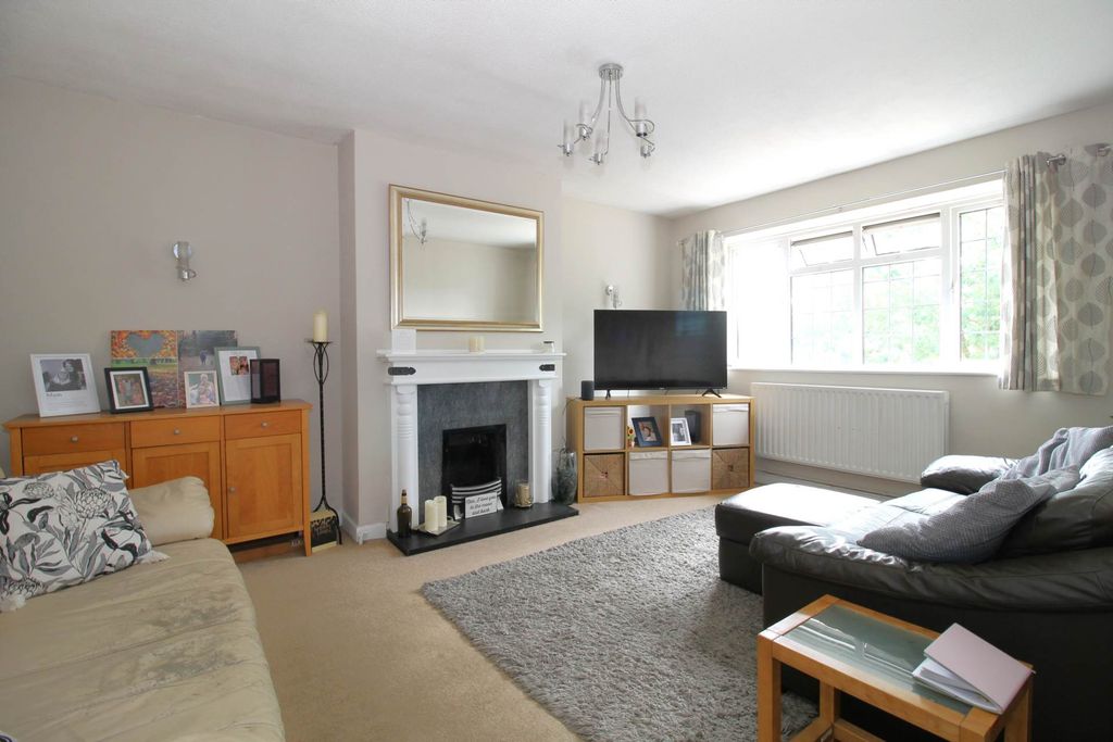 Property photo 2 of 10