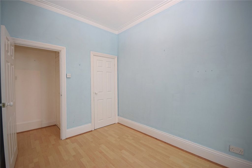 Additional image 8 of 2 bed flat for saleMarine Parade, Tywyn, Gwynedd LL36