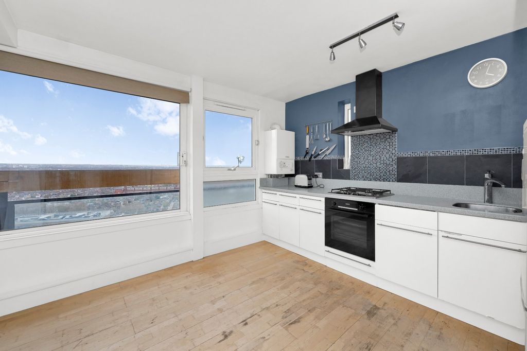 Property photo 3 of 20