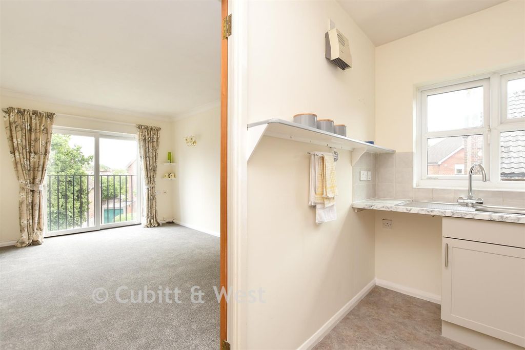 Property photo 2 of 15 Internal Lifestyle Photograph