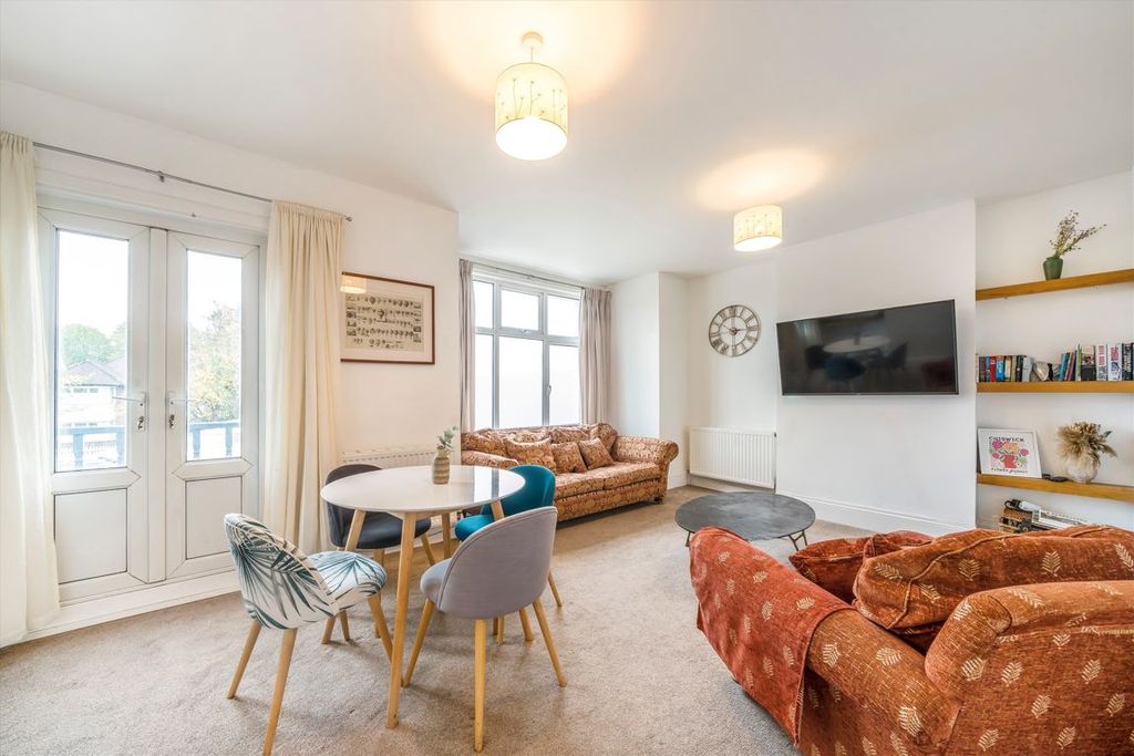 Property photo 2 of 6