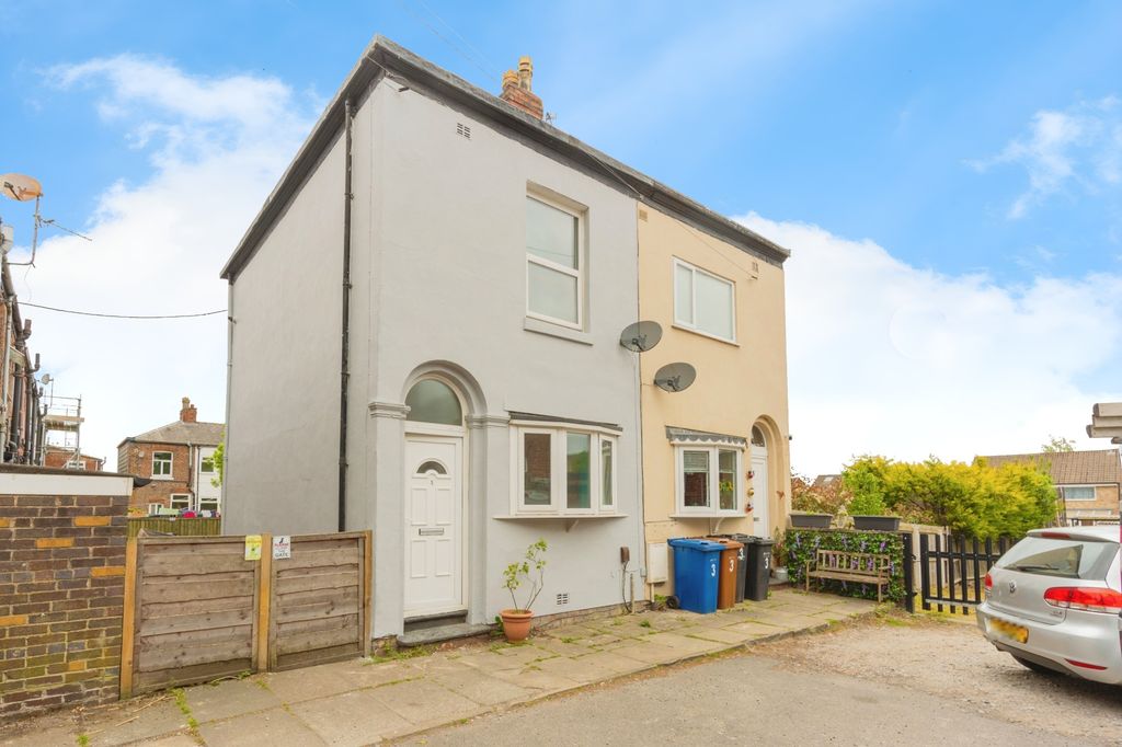 Property photo 1 of 11