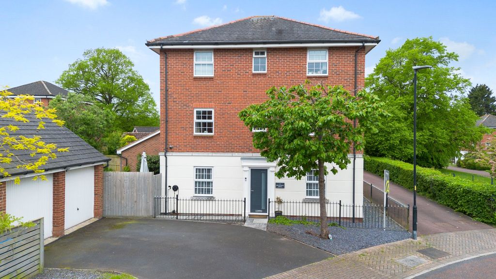 Property photo 1 of 33