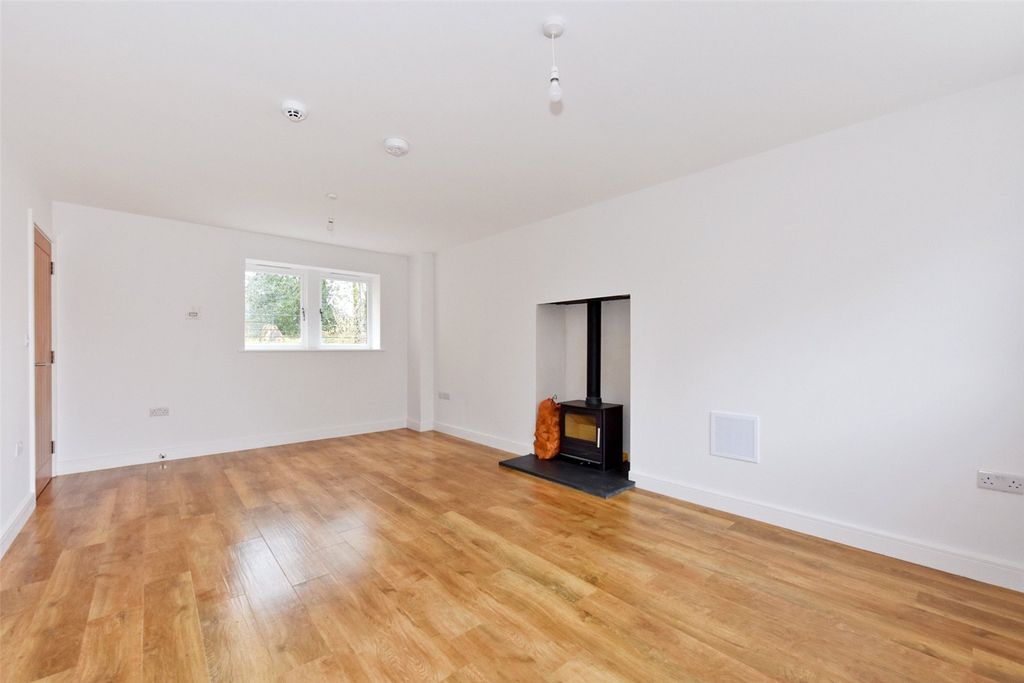 Property photo 3 of 13 Picture No. 11