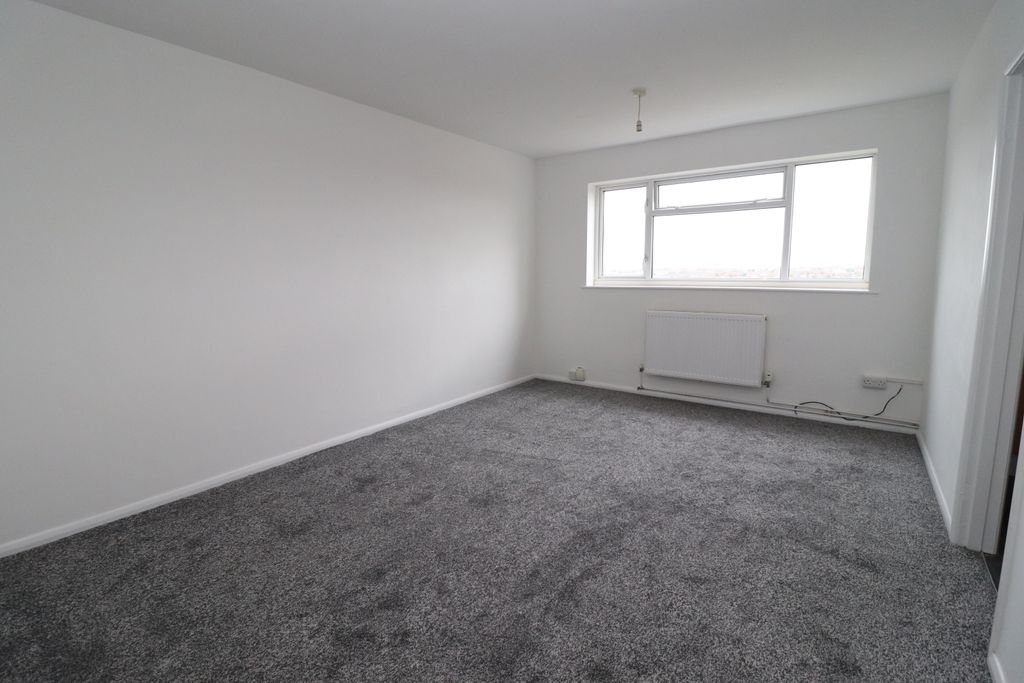 Property photo 2 of 6 Lounge