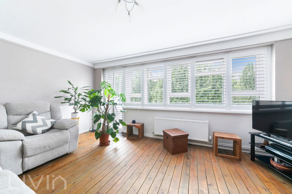 Property photo 3 of 9 3