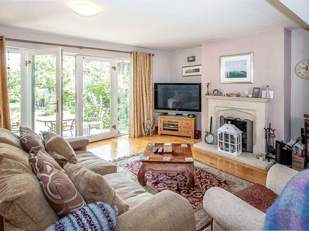 Property photo 2 of 8 Sitting Room