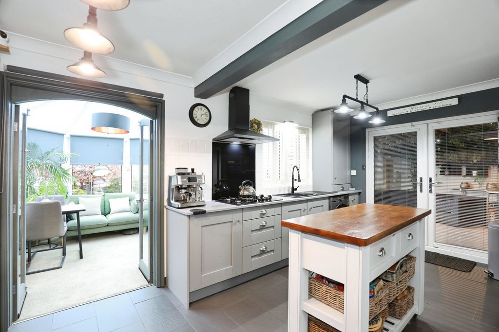 Property photo 3 of 23