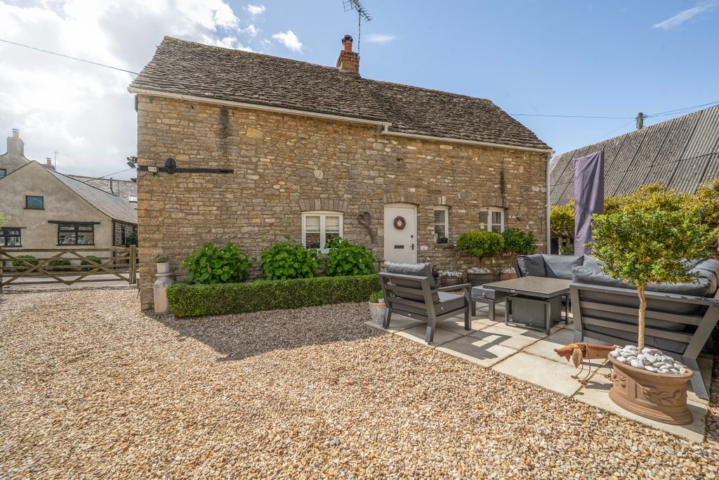 Property photo 1 of 13 14627738