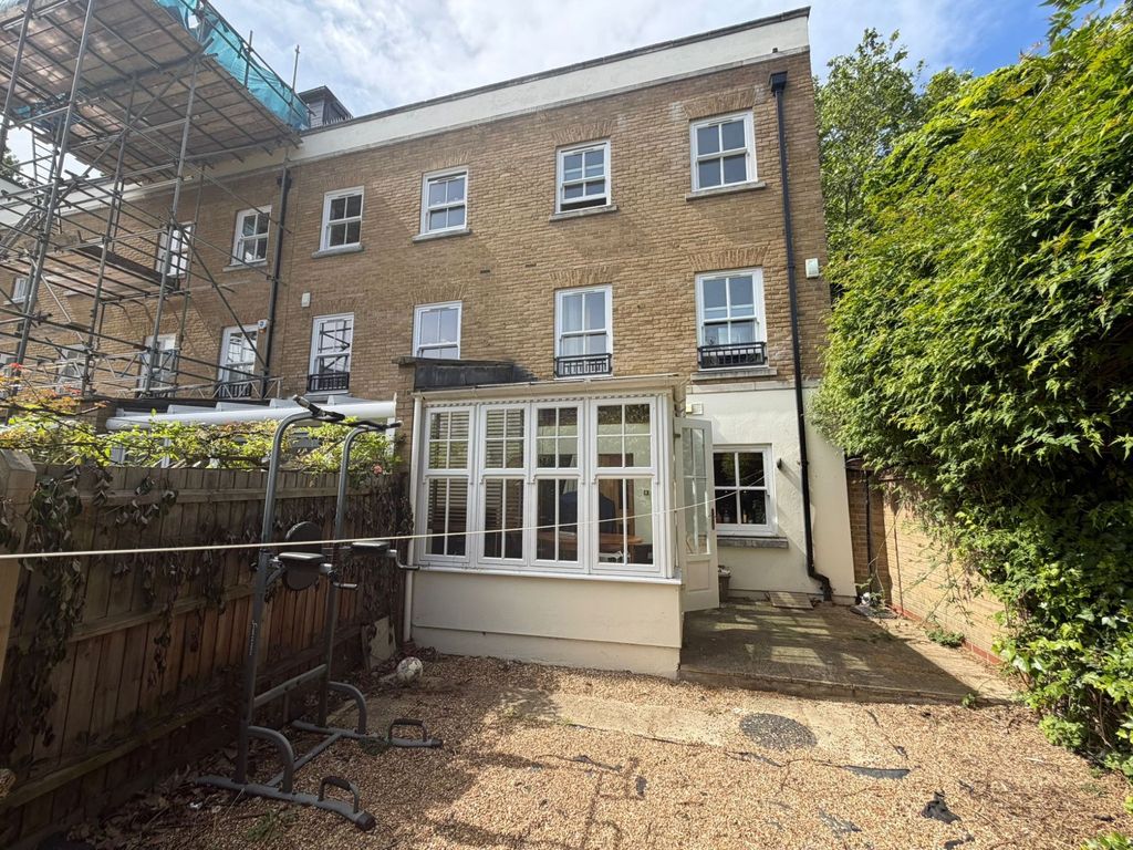 Property photo 1 of 25